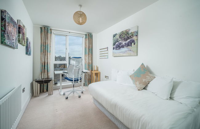 JOIVY Gorgeous 2-Bed Flat W/ Desk In Wandsworth - Foto 3
