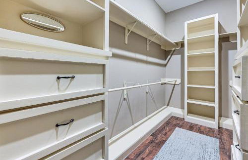 1 Mi to Vackar Stadium Roomy Retreat with Pool - Foto 14