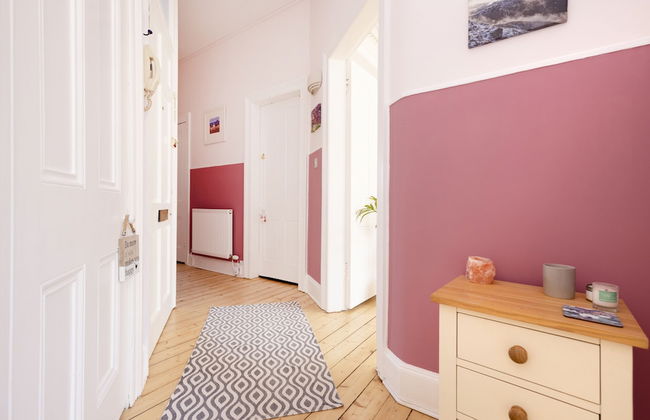 JOIVY Gorgeous 1-Bed Flat With A Shared Garden - Photo 21