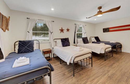 Melvin Village - 5 Bed 3 Bath Arcade Near Lake Pet Friendly fee applies - Foto 16