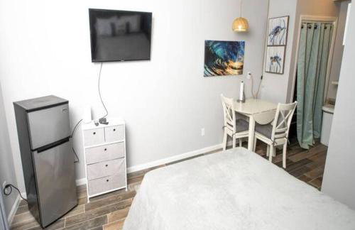 Luxury Suite in the Heart of Hamptons South Beach! - Photo 4