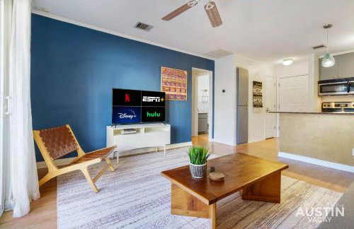 Pet Friendly Apt w Pool Minutes from Zilker Park in Austin - Foto 1