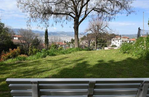 Tranquil Infinity Pool Getaway (private jacuzzi and steam bath, pool, garden, sea and city views) - Foto 26