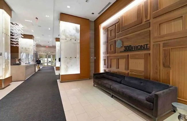 Lanterra Downtown Cn Tower - Photo 1