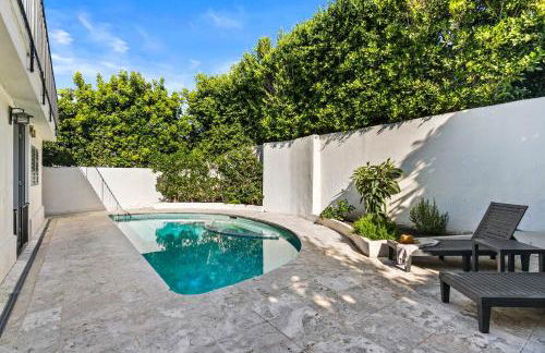 Sea Serenity Coastline Views and Pool - Photo 12