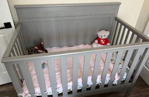 Spacious and tranquil 5br house in charming East Stroudsburg w game room, pets allowed - Foto 26