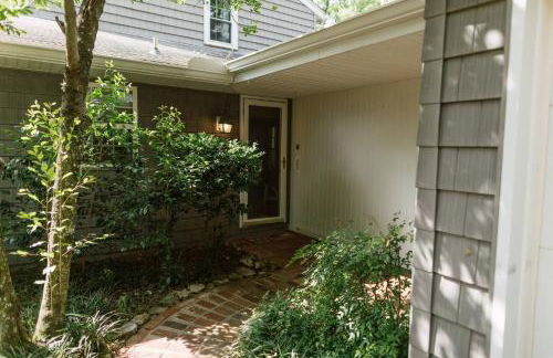 ~ The Cozy Farmhouse ~ | Sleeps 10+ | Farm Views - Foto 68