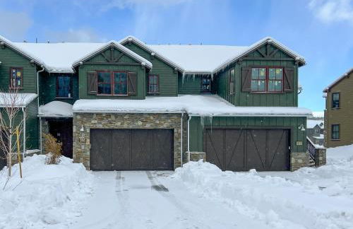 Newly Built Updated 3 Bed 2 and a half bath Creekhouse at Snowcrk Resort 1463 Amazing Mountain Views - Photo 45