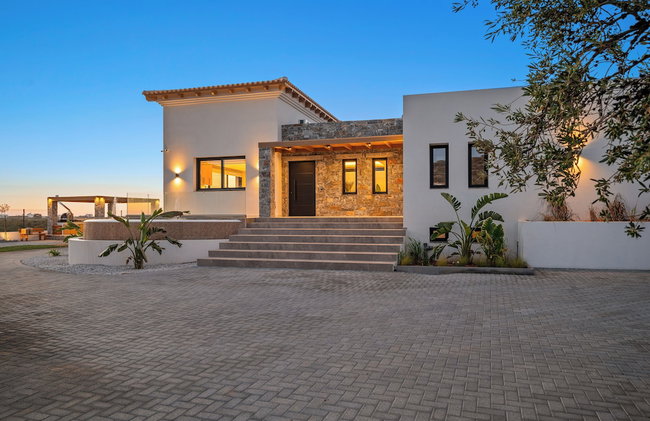 Villa Anassa - Luxurious 4-Bedroom Villa with Private Pool by Temma Villas - Photo 39