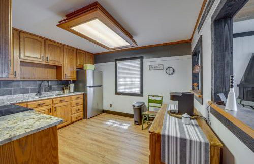 Private Hot Tub and Dock Lakefront Grove Retreat! - Foto 6