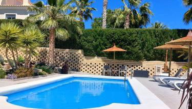 Luxury Villa with Pool & Garden - Foto 2, sunbed