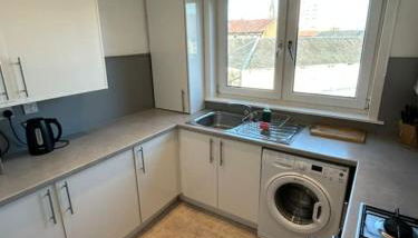 3-Bed Apartment Central Greenock - Photo 5