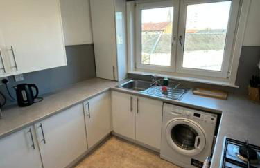 3-Bed Apartment Central Greenock - Photo 5