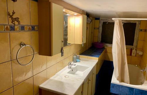 20 mins from city centre, rural house - Foto 10