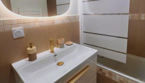 Les Agnettes - Paris Metro - Wifi - Parking - Tout équipé - Foto 5