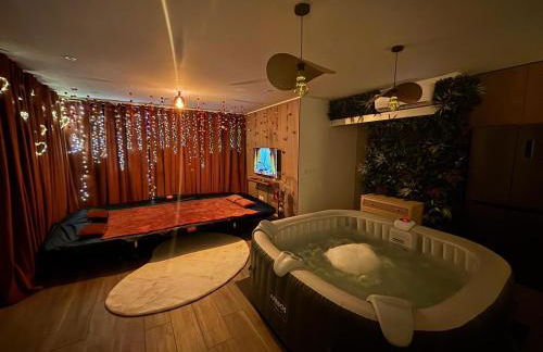 Maison M Saphir love Room jacuzzi - Foto 1