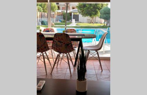 Sunlit Pool House - Foto 14