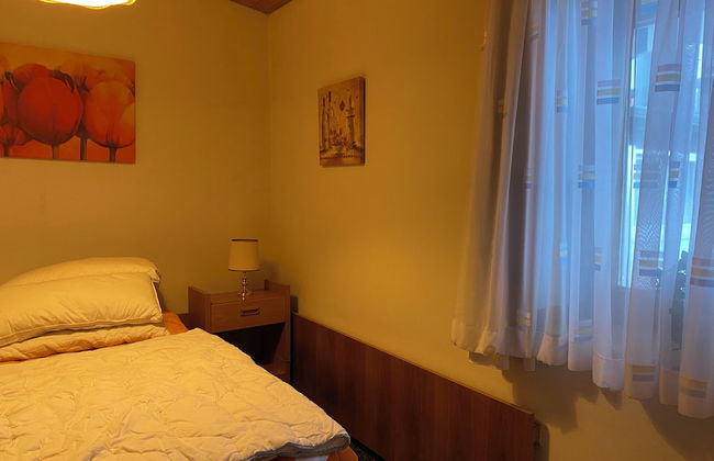 Cozy ans Spacious Apartment With Scenic Views - Photo 2