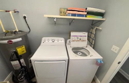 Redfish - Updated & Roomy 1.5 Mi to Beach Full Kitchen W&D - Foto 22