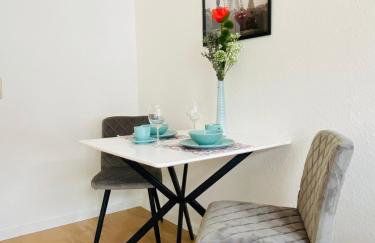 Modern eingerichtetes Apartment mit Balkon - Foto 7