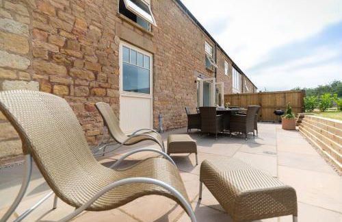 Mowerina - Dog-Friendly Barn Conversion with a Hot Tub - Photo 11