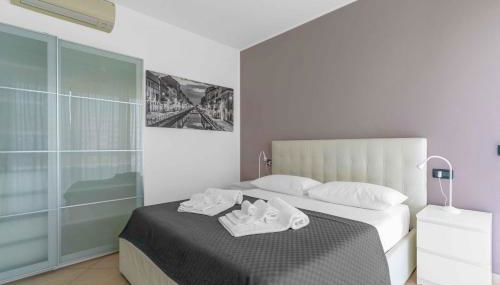 Santa Giulia Suite - Futurismo 17 - Foto 3, towels, wardrobe