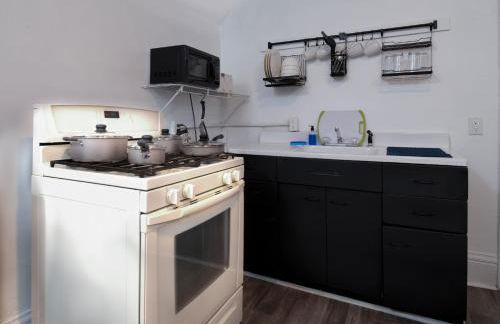 Port Huron Temp Stays - Apartment 3 - Photo 13