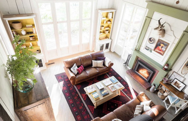 Everett by Avantstay 5mins to Palisades Tahoe! w/ HOT TUB - Photo 5