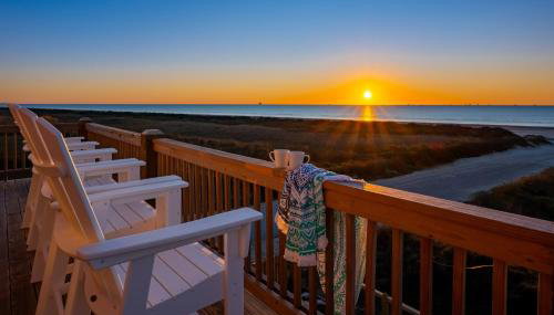 Luxury Beachfront l Private Hot Tub, Pool, & 2 Arcade Games - Foto 3