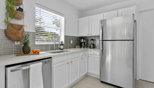 Sunny Palm Cottage W/ Hot Tub + Fire Pit + Grill + 10 to Beach! - Foto 5, dishwasher