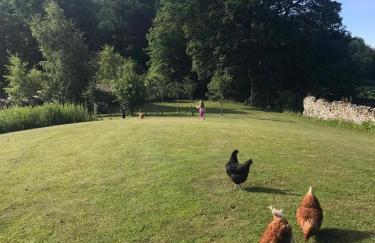 The Carthouse (Luxury 2 bed with private hot tub) - Photo 38