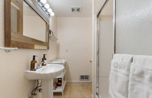 Riverfront w Cedar Hottub, Sauna, Movie Theatre - Foto 36