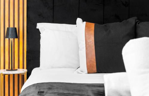 Spacious 5 Bedroom & 5 Bathrooms House - Garden - Parking - Netflix 376MW - Foto 47