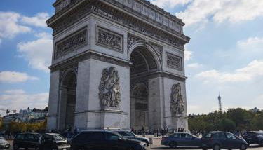 Arc de Triomphe 2 min walk Elegant Apartment - Foto 5