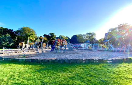 Stylish Apartment in Edinburgh 5 beds 3 Bedrooms - Photo 3