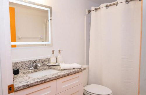 3BR Disney Home with Pool , Arcade and Hot Tub - Photo 18