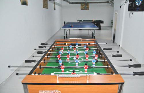 Big Villa Tauro with Private Heated Saltwater Pool & Jacuzzi & BBQ & Game Room & Arcade Games - Foto 7