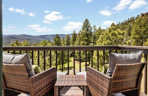 Hot Tub - Scenic Views - Spacious Deck - Game Room - Foto 30