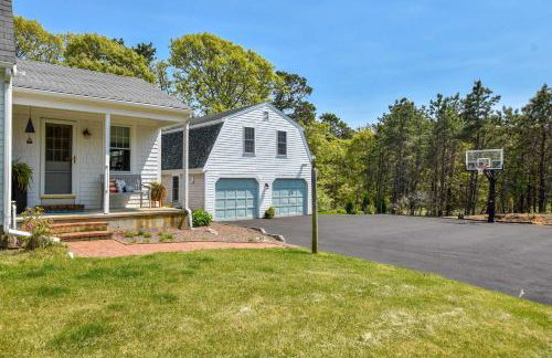 Spacious w Basketball Court & Playground - Foto 29