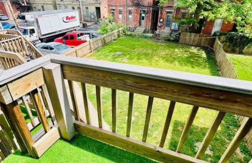 Jungle House Columbus Short North Downtown Free Parking - Steps to Convention Center & Nationwide Arena - 2BR Luxury Home - Sleeps 8 - Over 5,800 Five Star Stays - Foto 10