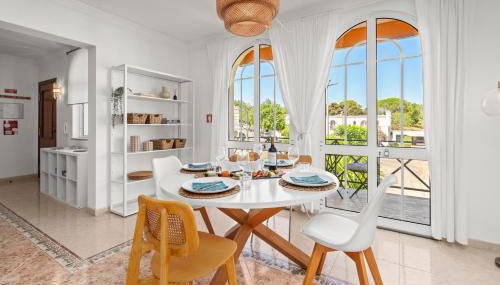 Elegant Flat with Pool & Balcony by HostWise - Foto 4