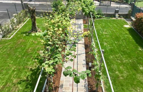 Casa con ampio terrazzo, vista lago e giardino - Foto 46