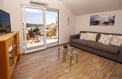 Kaprije apartmani Tina i Ena - Foto 30