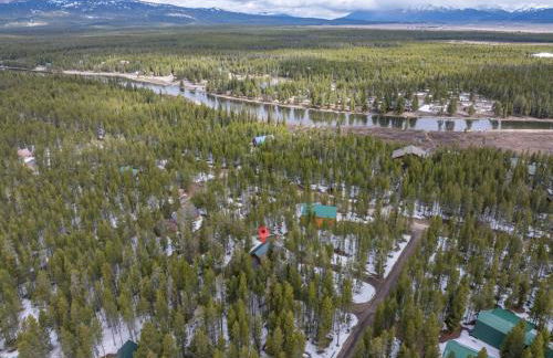 Rustic Retreat, Sleeps 20, Epic Game Room, Hot Tub, 20min to Yellowstone - Foto 33