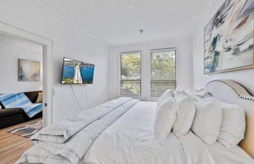 Chic 1BR Pineapple Pad Near Ocean and Pool - Foto 4