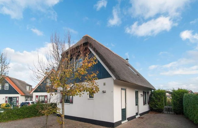 Beautifully Situated Luxury Villa on the Water - Foto 1