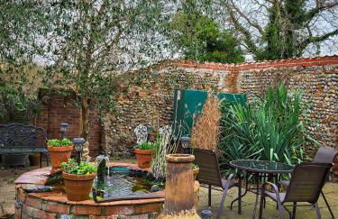 Barn in Happisburgh sleeping 2 and welcoming 5 dogs - close to beach! - Photo 12
