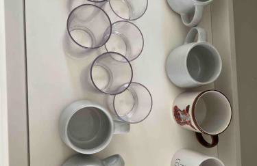 Superb location steps to DT and UT - Foto 13