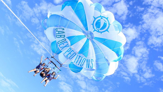 Parasailing en Los Cabos - Foto 2, ¡Una actividad de lo más emocionante!