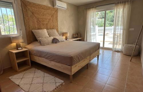 Beautiful villa with pool and stunning view - Foto 15